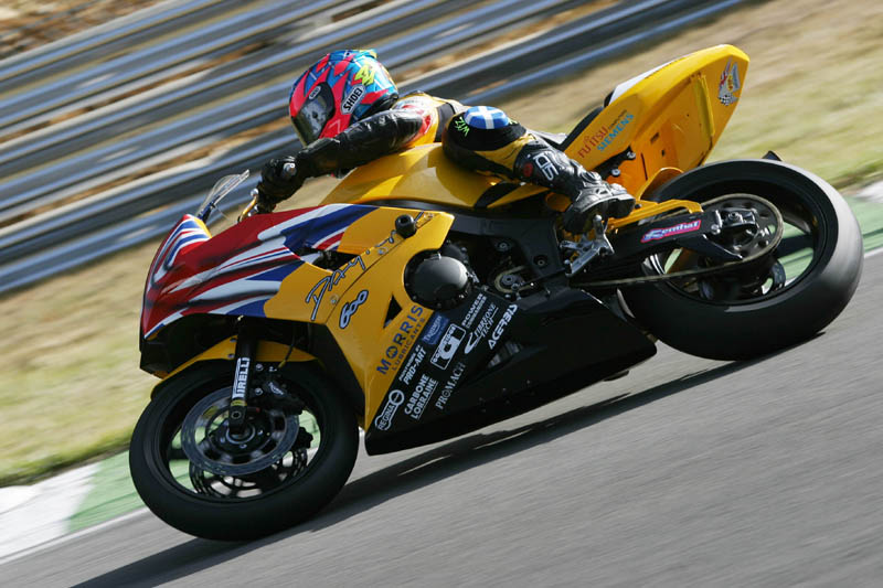 Rizla's silver racers on the pace at Donington.
