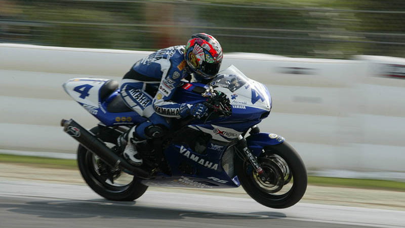 vd Goorbergh runs on fumes, Kayo eyes 2004 ride.