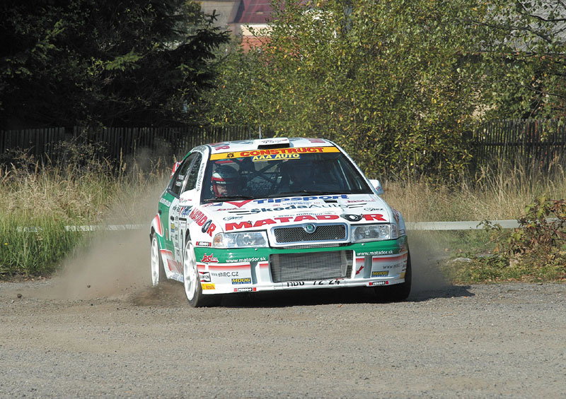 Mitsubishi sign Sohlberg.