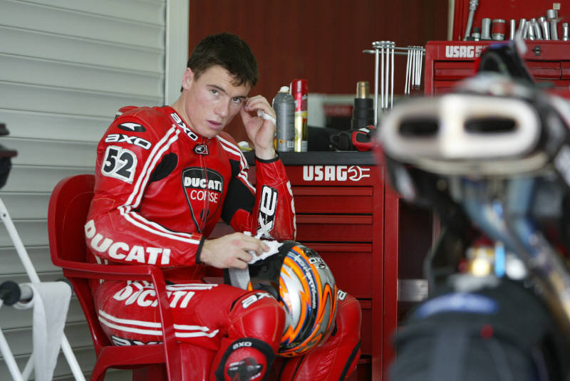 Laconi close to Xaus, Toseland injured.