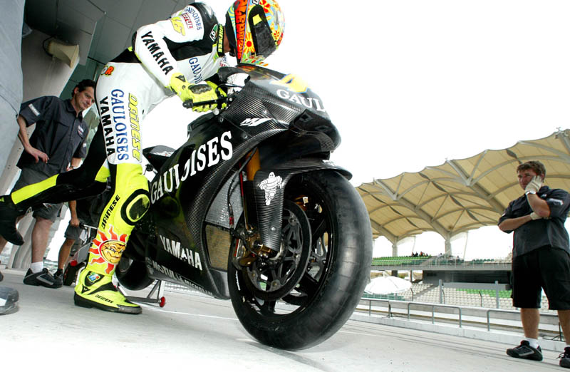 Pictures: Rossi's M1 debut.