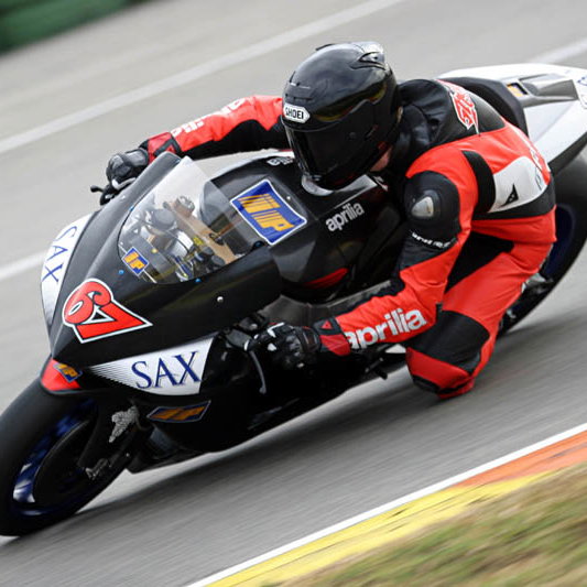 McWilliams rides with broken rib.