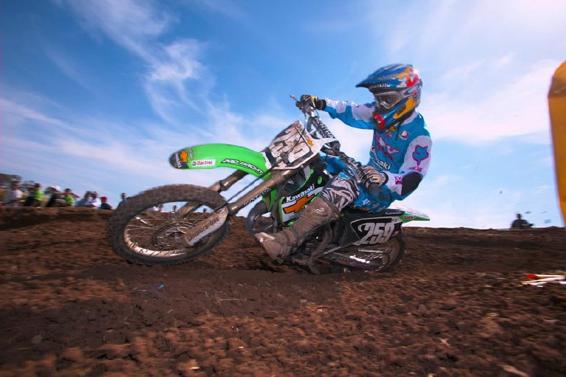 Rattray soldiers on despite injuries.