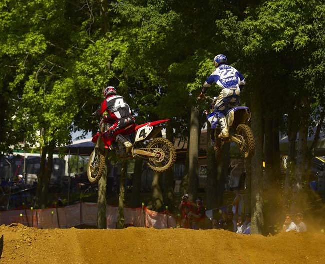 Brown signs for RWJ Honda.