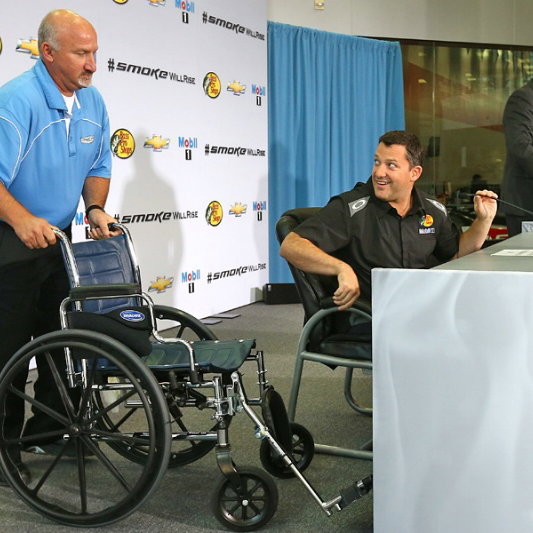 NASCAR: Gordon to start at back after practice crash