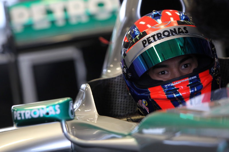 Vettel, Webber put helmets up for auction