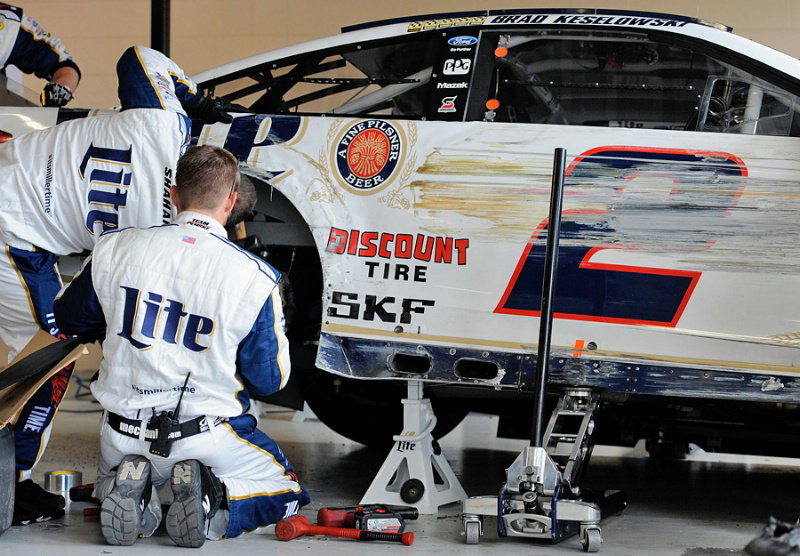 NASCAR Sprint Cup Charlotte: Earnhardt turns 40 with crucial Chase race