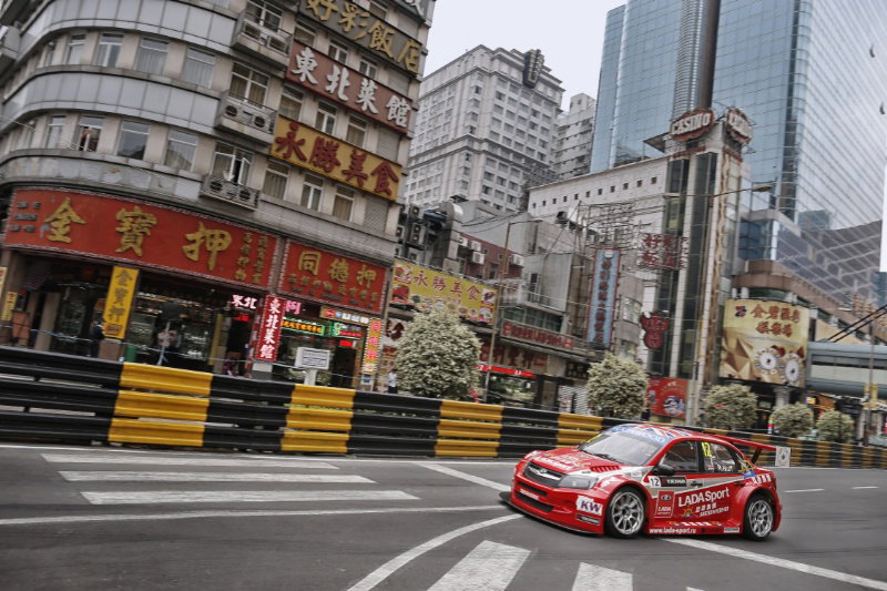 WTCC: Bennani switches to Loeb Citroen team for 2015