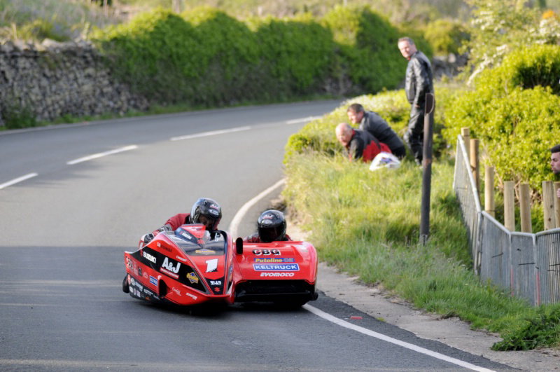 TT 2015: Hickman declared fit to race after neck injury