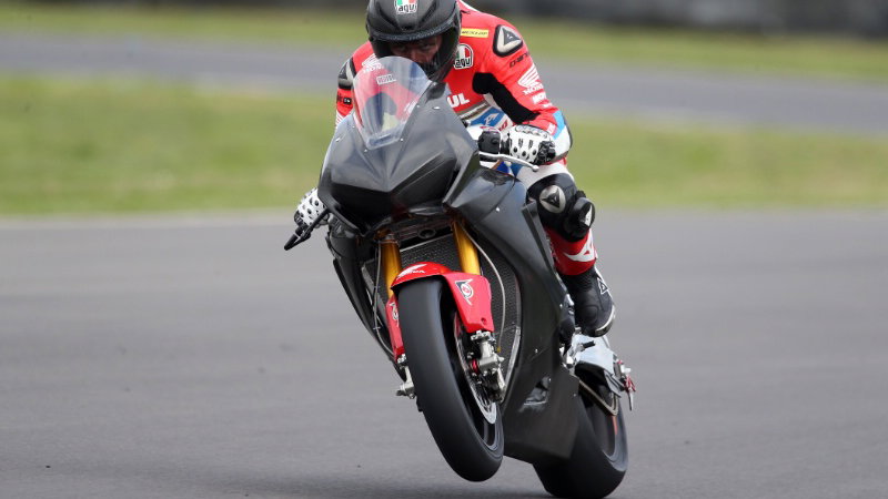 Martin, McGuinness get to grips with new Honda SP2