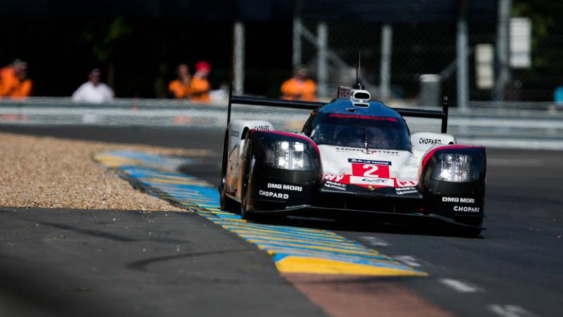 #2 Porsche Hartley Bamber Bernhard