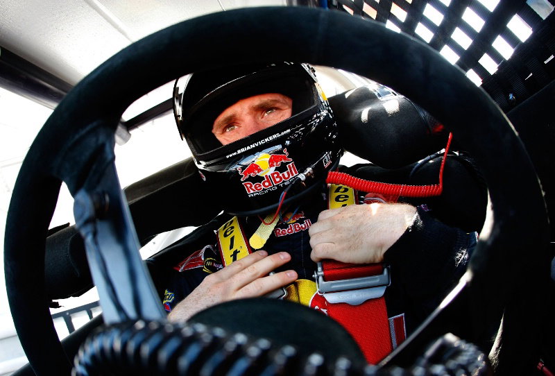Johnson wins again to widen Chase lead
