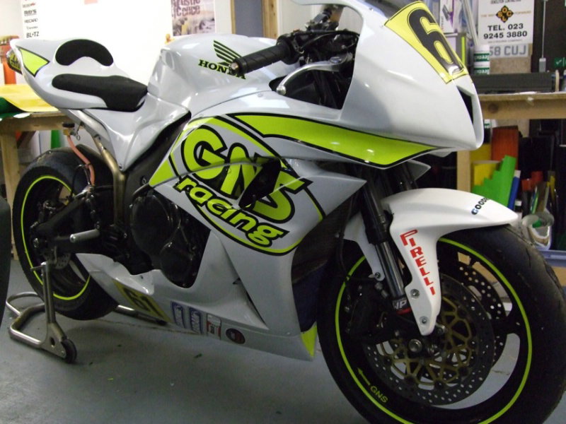 Buildbase Kawasaki signs Laverty, Jenkinson.