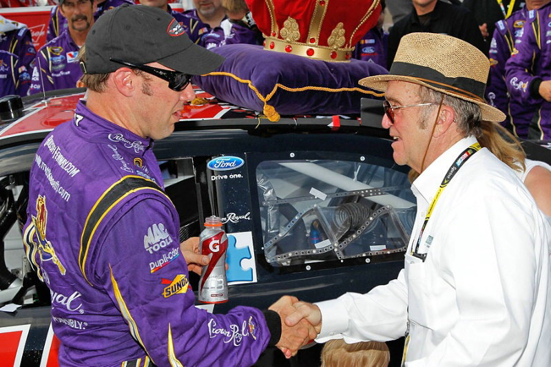 Franchitti hurt in Talladega smash.