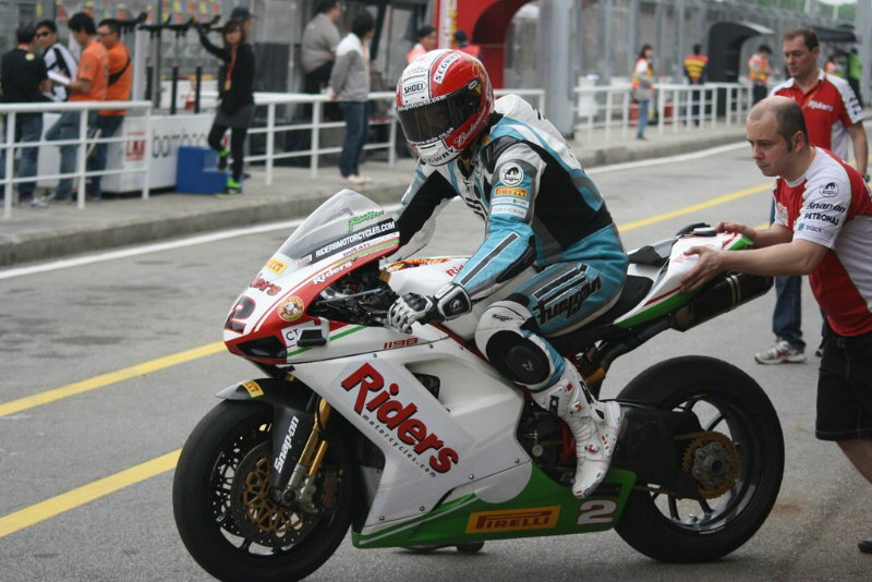 Dunlop considers three-wheels for TT