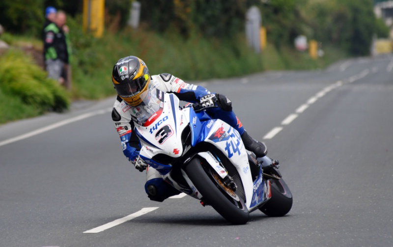 Senior TT cancelled due to wet roads, Lightweight race will go ahead