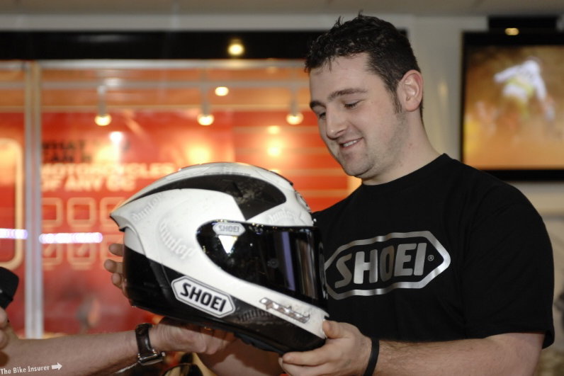 michael dunlop shoei helmet Michael Dunlop signs Shoei deal in break with tradition