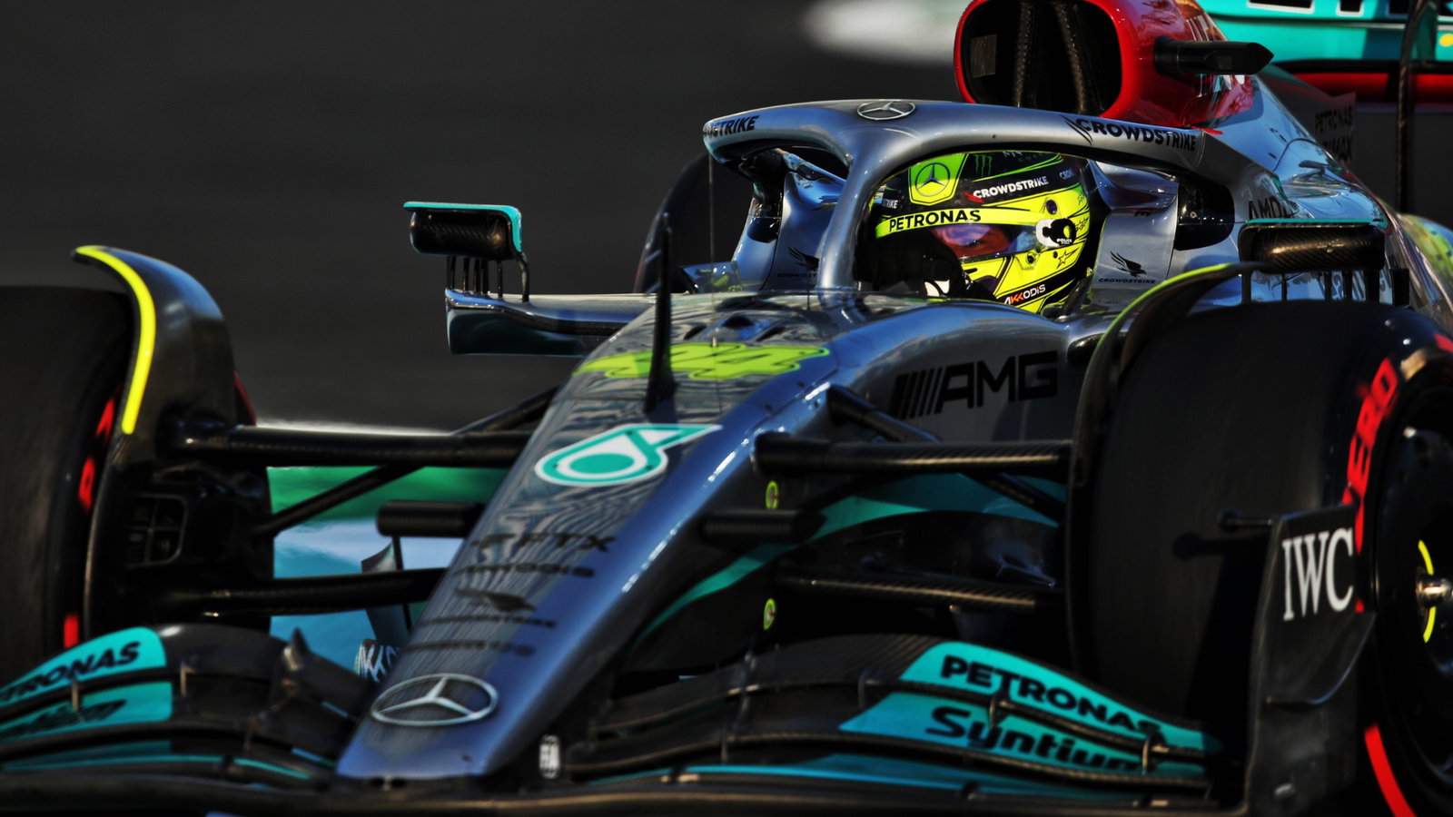 Lewis Hamilton (GBR) Mercedes AMG F1 W13.