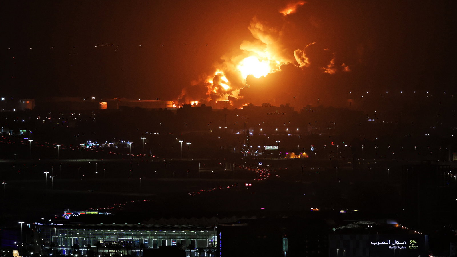 Circuit atmosphere - fire following a missile strike on an Aramco oil facility.