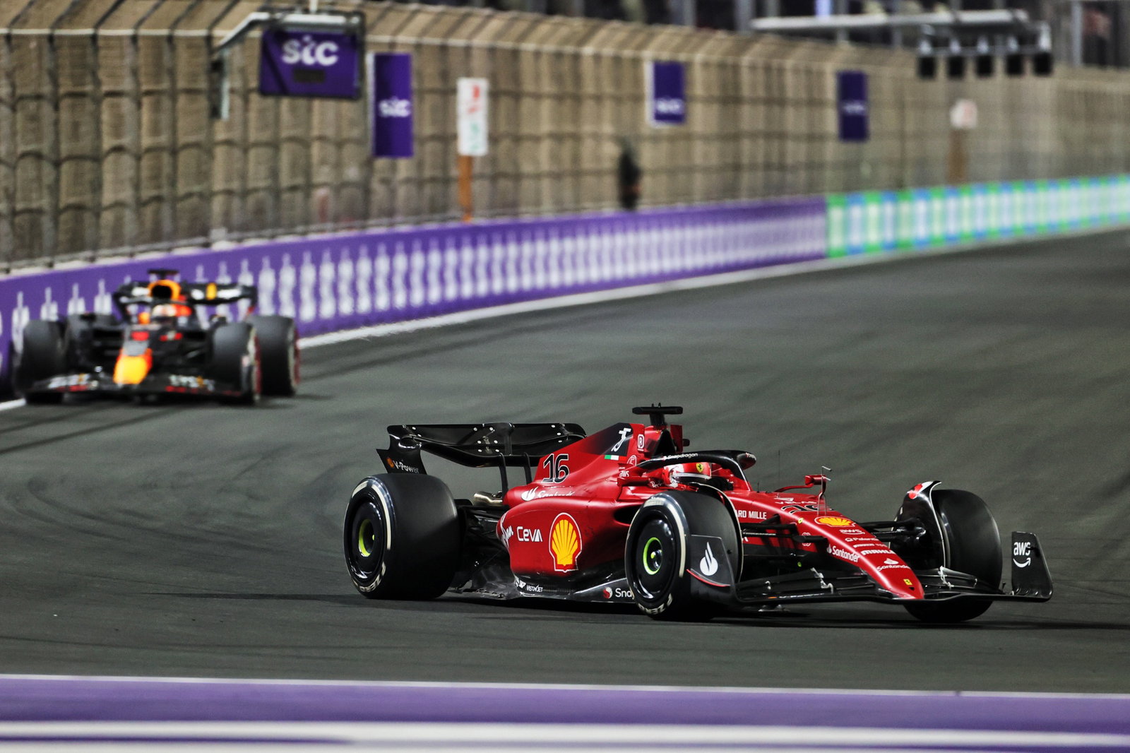 Charles Leclerc (MON) Ferrari F1-75.