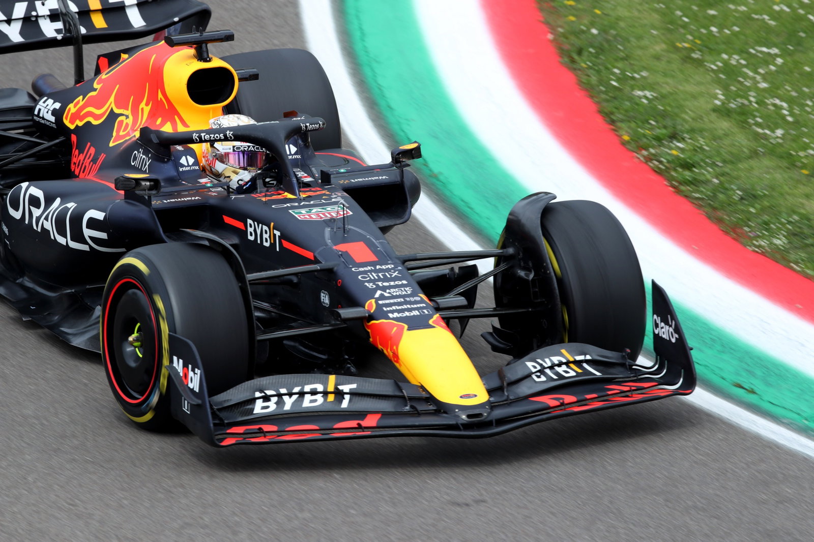 Max Verstappen (NLD) Red Bull R