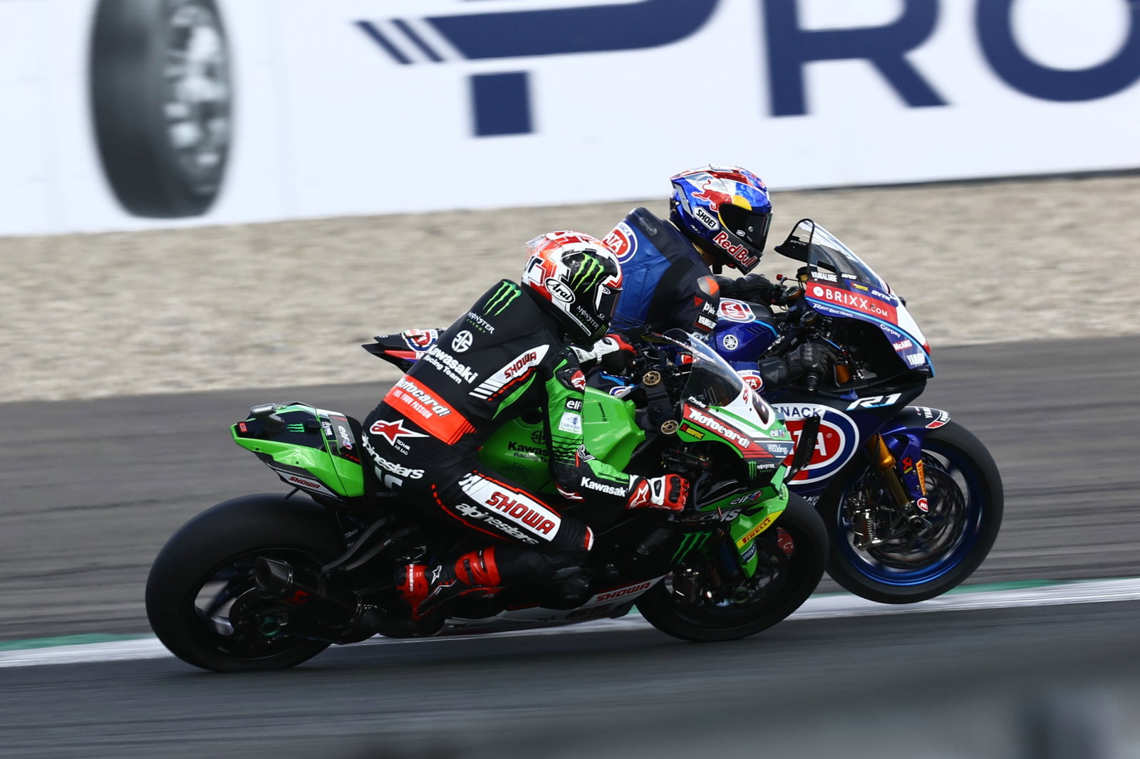 Jonathan Rea and Toprak Razgatlioglu, Assen WorldSBK race2, 24 April