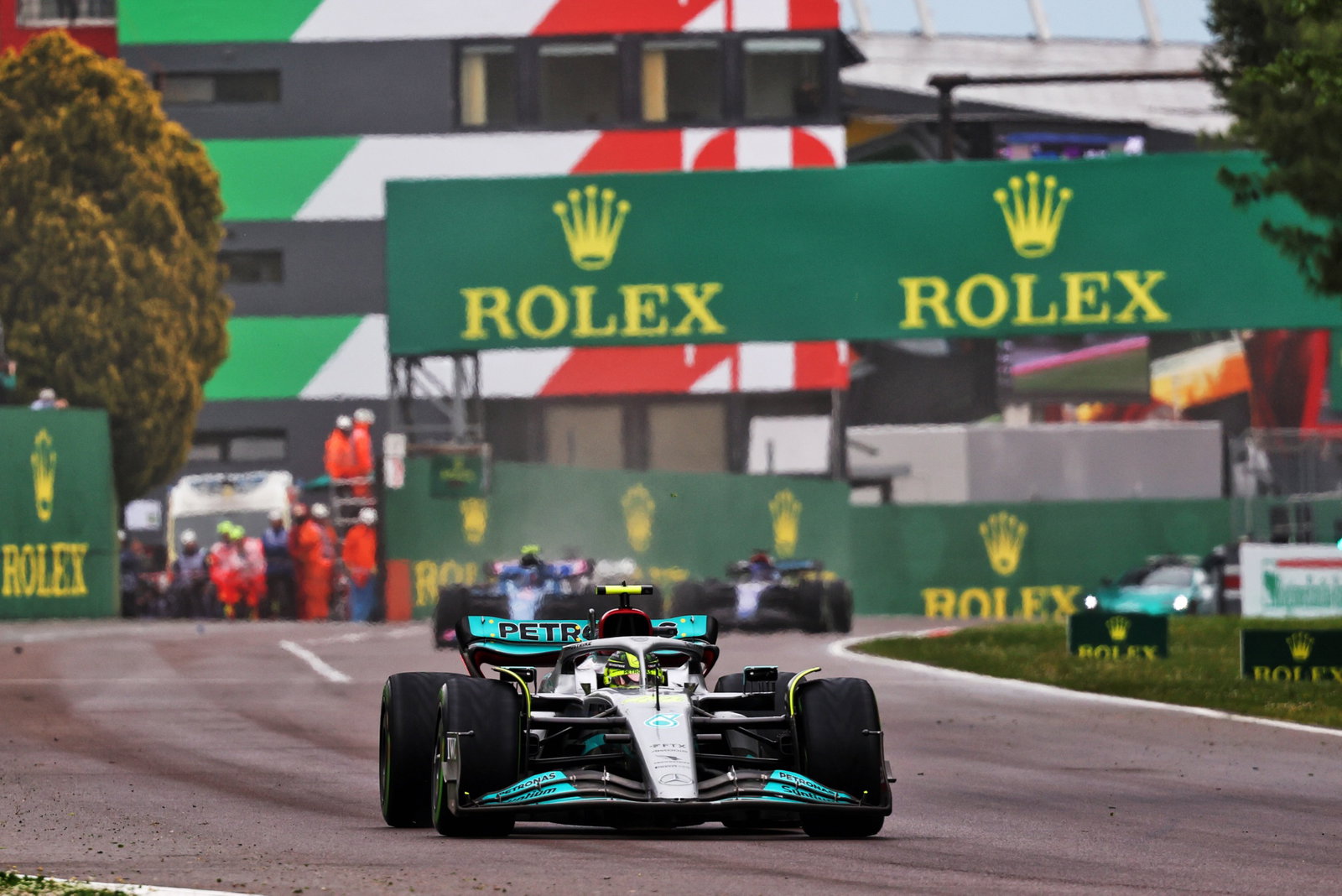 Lewis Hamilton (GBR) ) Mercedes AMG F1 W13. Kejuaraan Dunia Formula 1, Rd 4, Emilia Romagna Grand Prix, Imola, Italy,