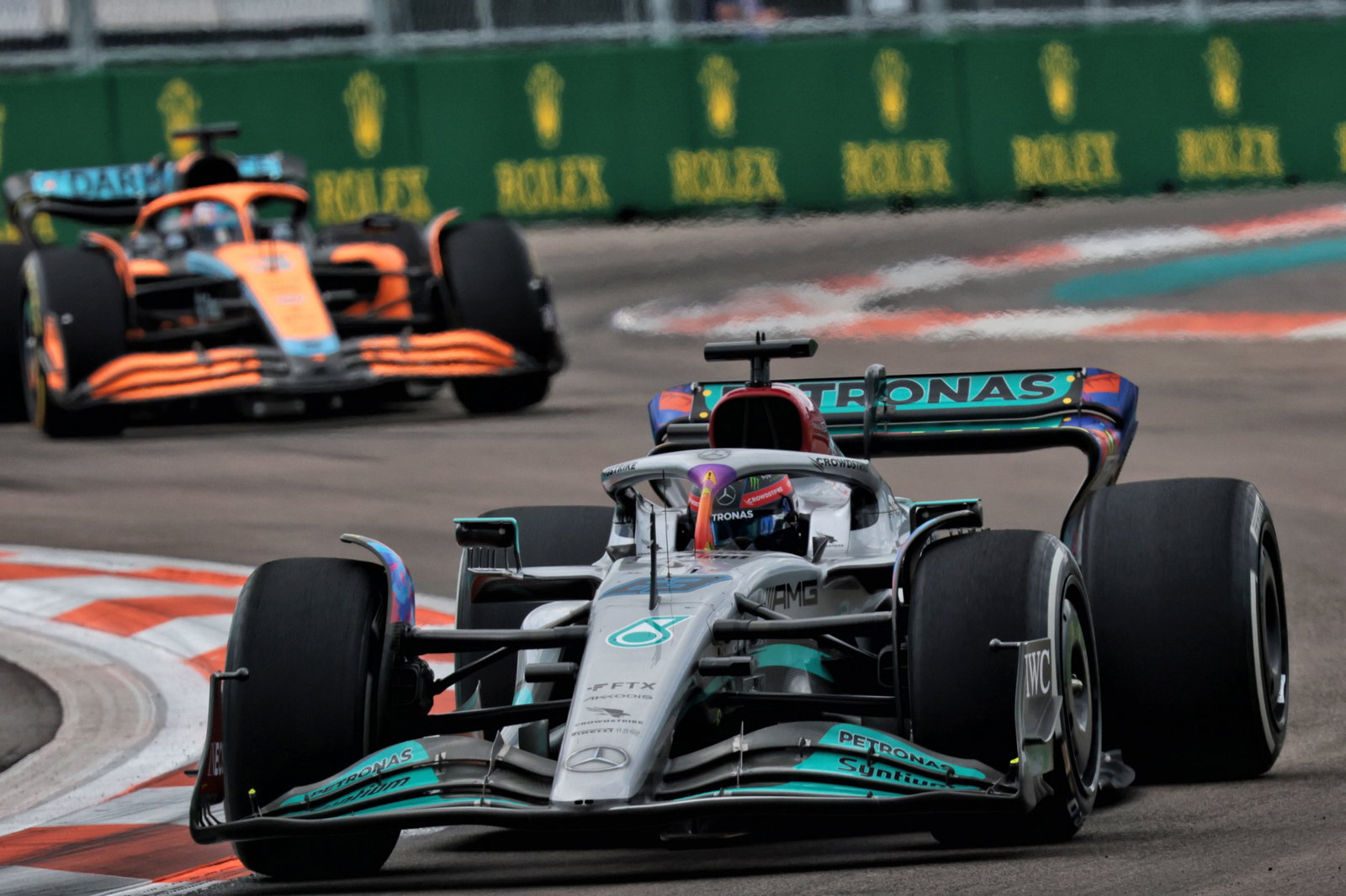 George Russell (GBR) ) Mercedes AMG F1 W13. Kejuaraan Dunia Formula 1, Rd 5, Miami Grand Prix, Miami, Florida, USA, Race