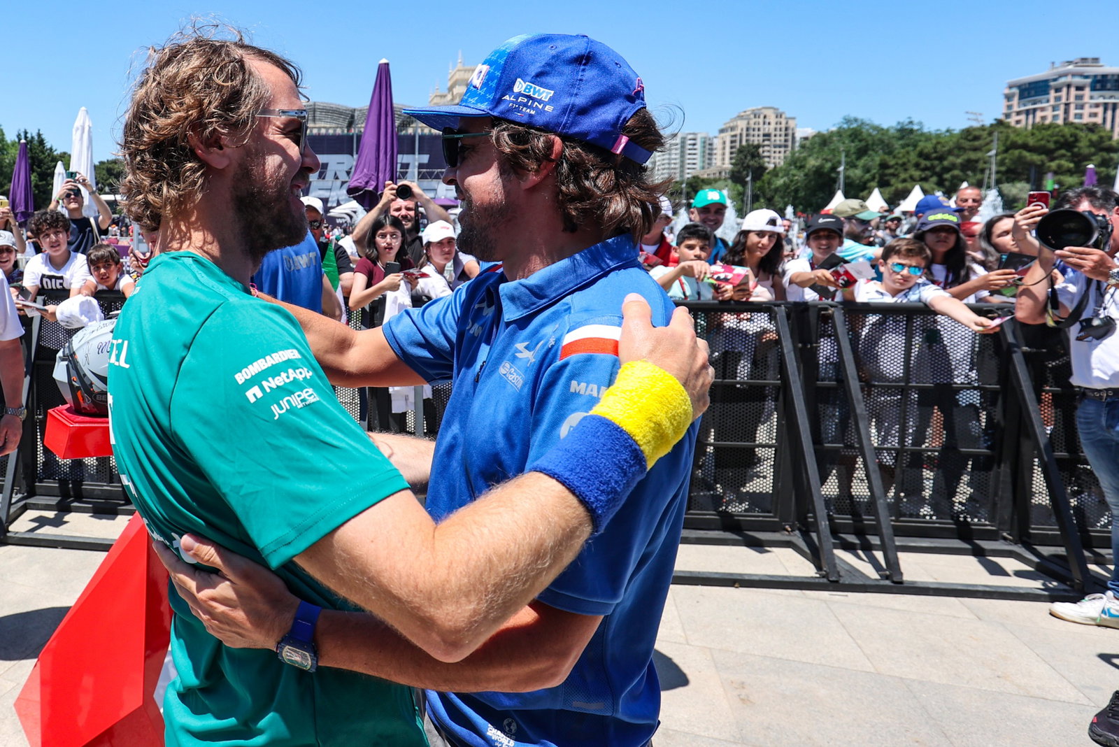 Sebastian Vettel (GER ), Tim F1 Aston Martin dan Fernando Alonso (ESP), Kejuaraan Dunia Formula 1 Tim F1 Alpine, Rd 8,