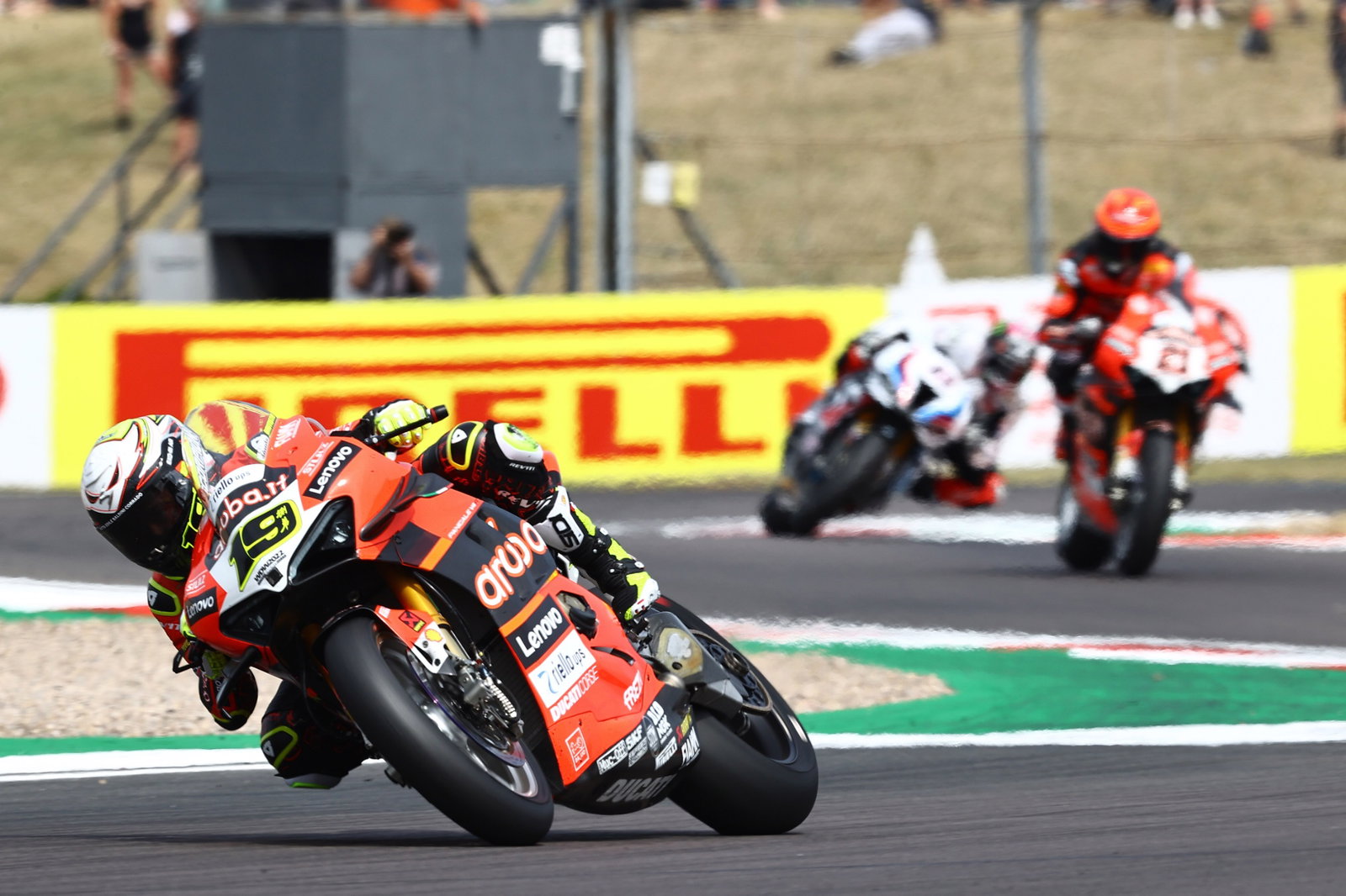 Alvaro Bautista, Michael Rinaldi, Ducati WorldSBK Donington Park