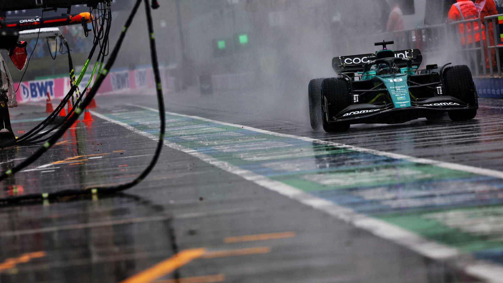 Lance Stroll (CDN) Aston Martin F1 Team AMR22. Formula 1 World Championship, Rd 13, Hungarian Grand Prix, Budapest,
