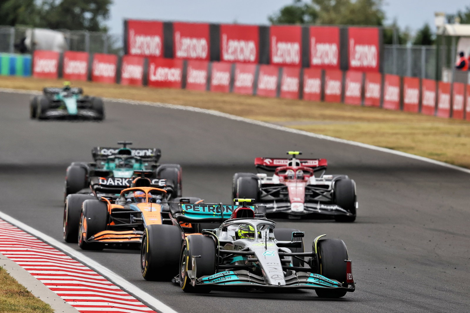 Lewis Hamilton (GBR) ) Mercedes AMG F1 W13. Kejuaraan Dunia Formula 1, Rd 13, Hungarian Grand Prix, Budapest, Hungaria,