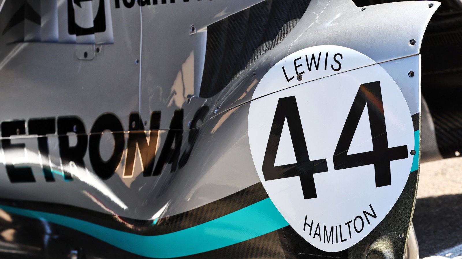 Lewis Hamilton (GBR) Mercedes AMG F1 W13 sidepod and engine cover - retro number. Formula 1 World Championship, Rd 14,
