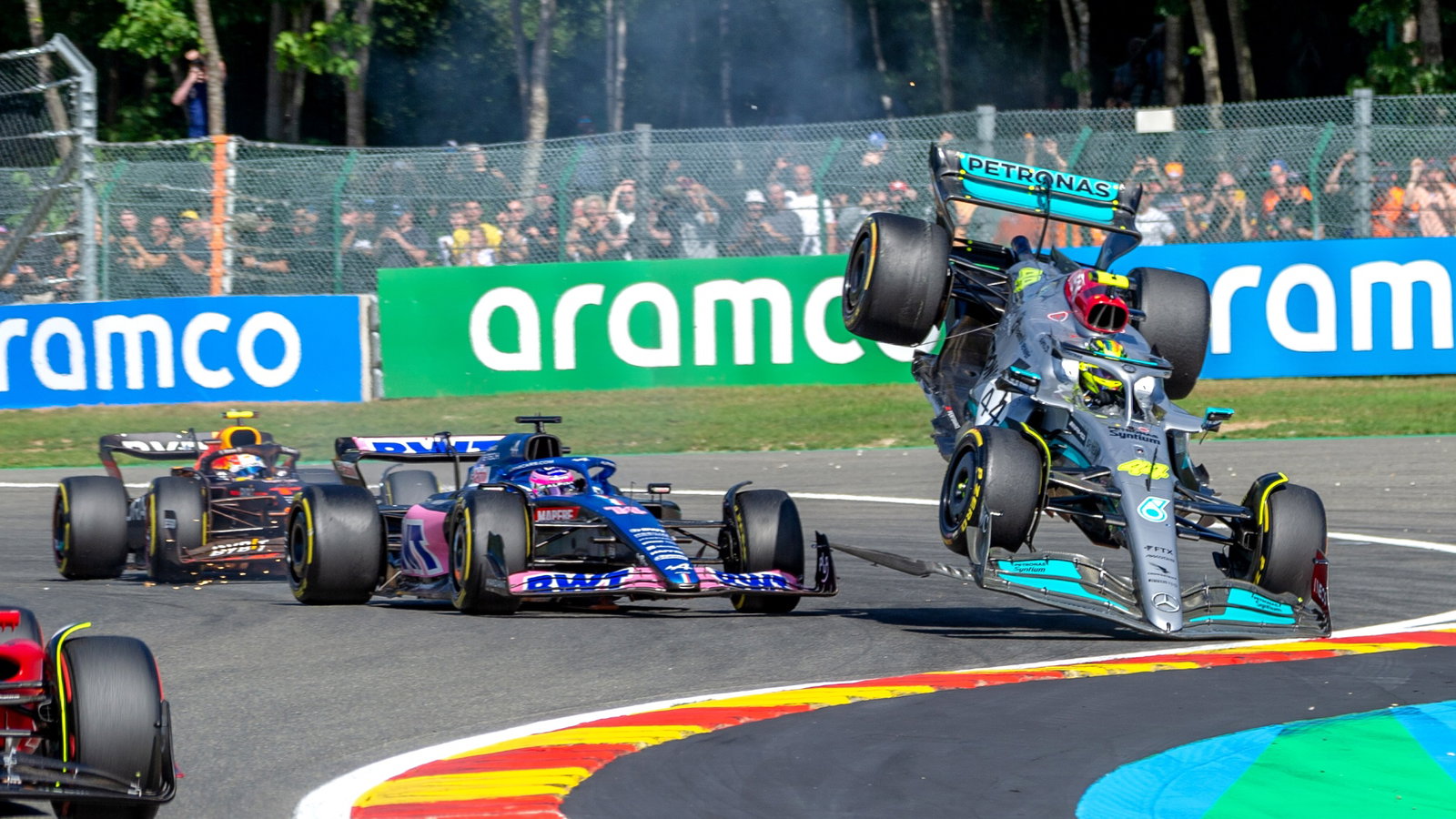 Lewis Hamilton (GBR) Mercedes 