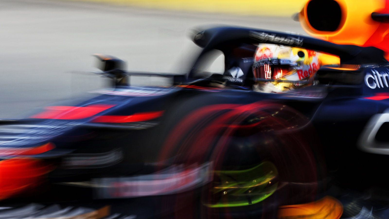 Max Verstappen (NLD) Red Bull Racing RB18. Formula 1 World Championship, Rd 17, Singapore Grand Prix, Marina Bay Street