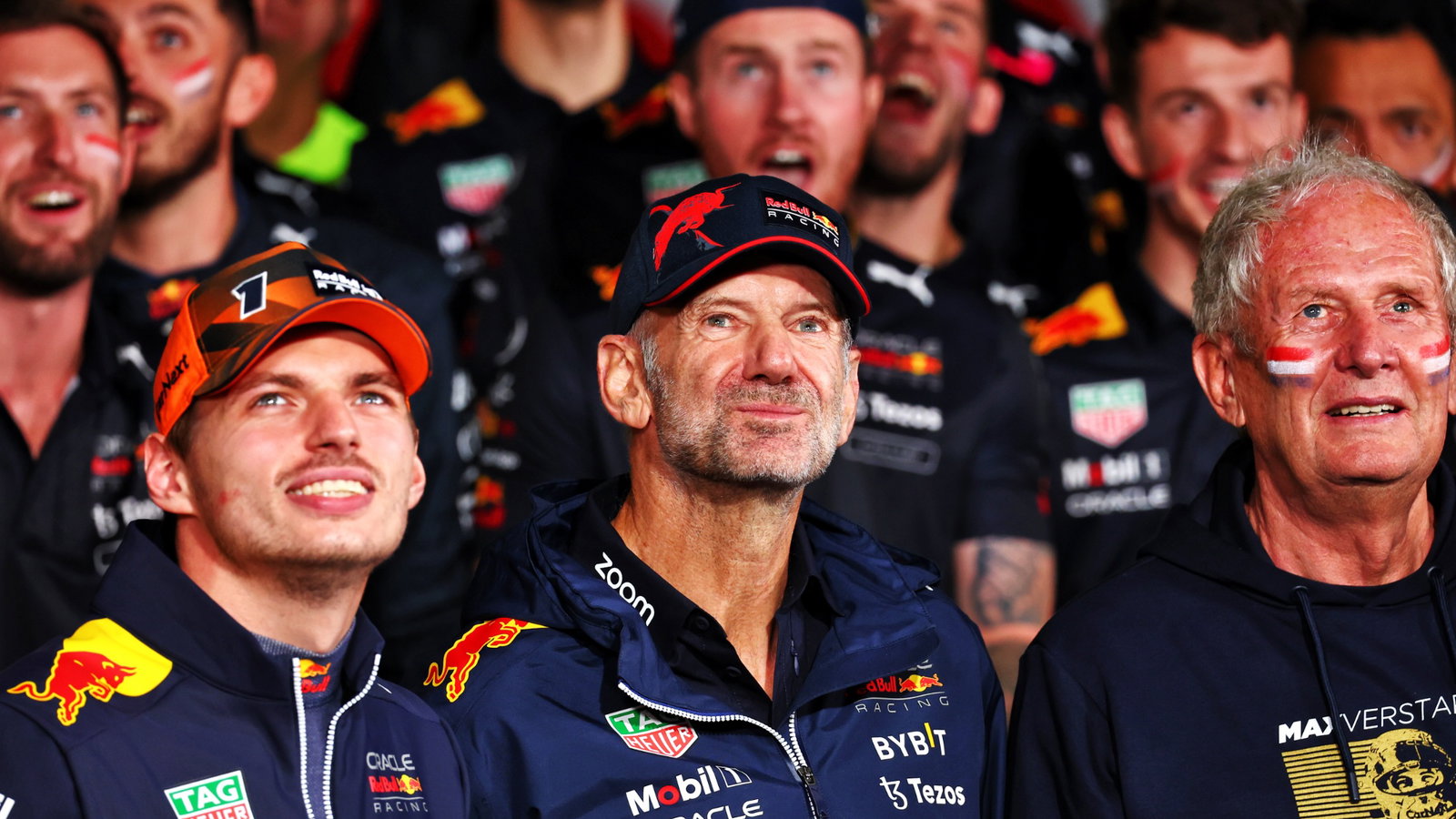 (L to R): Race winner Max Verstappen (NLD) Red Bull Racing celebrates winning the World Championship with Adrian Newey (GBR)