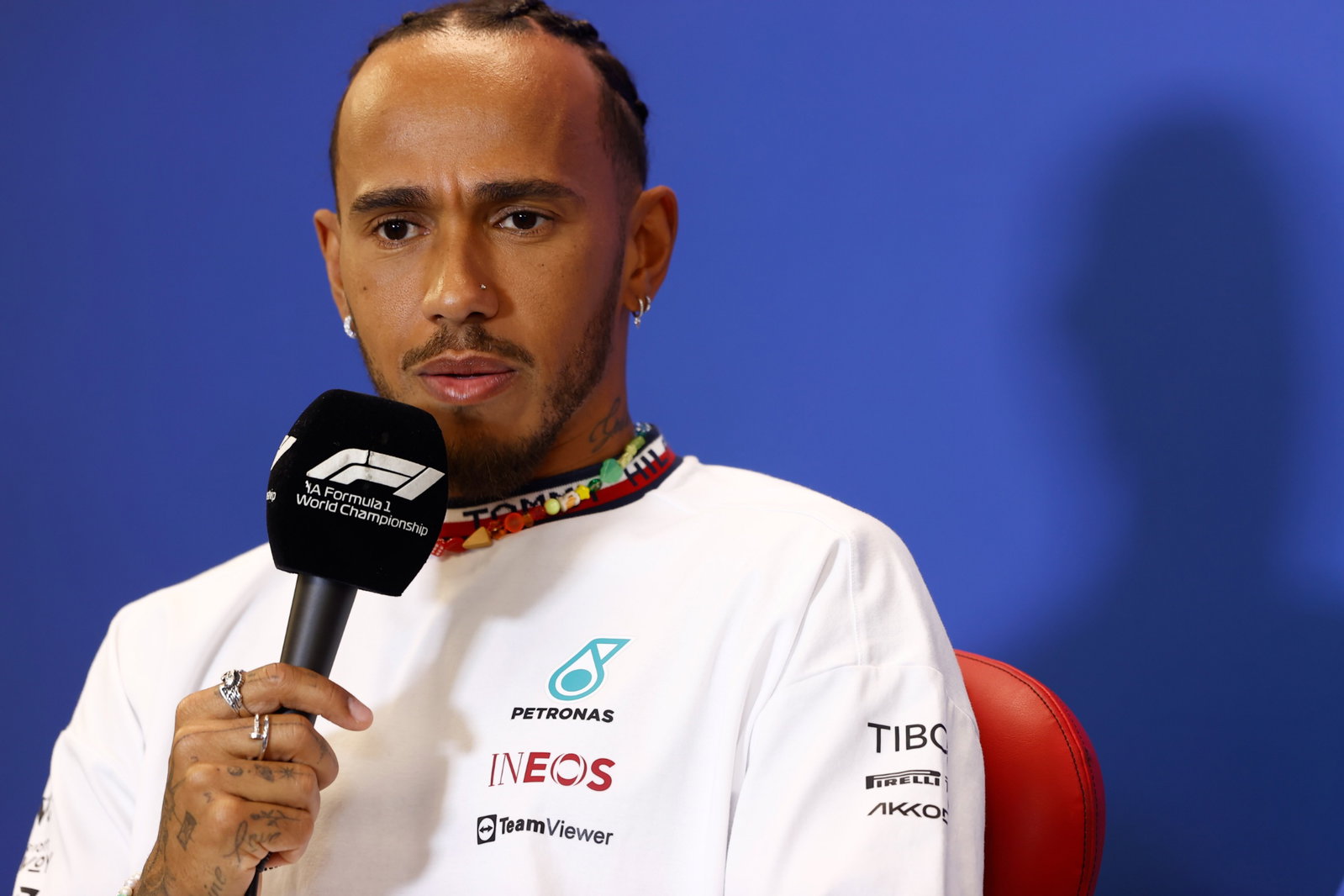 Lewis Hamilton (GBR) ) Mercedes AMG F1 dalam Konferensi Pers FIA. Kejuaraan Dunia Formula 1, Rd 19, Grand Amerika Serikat