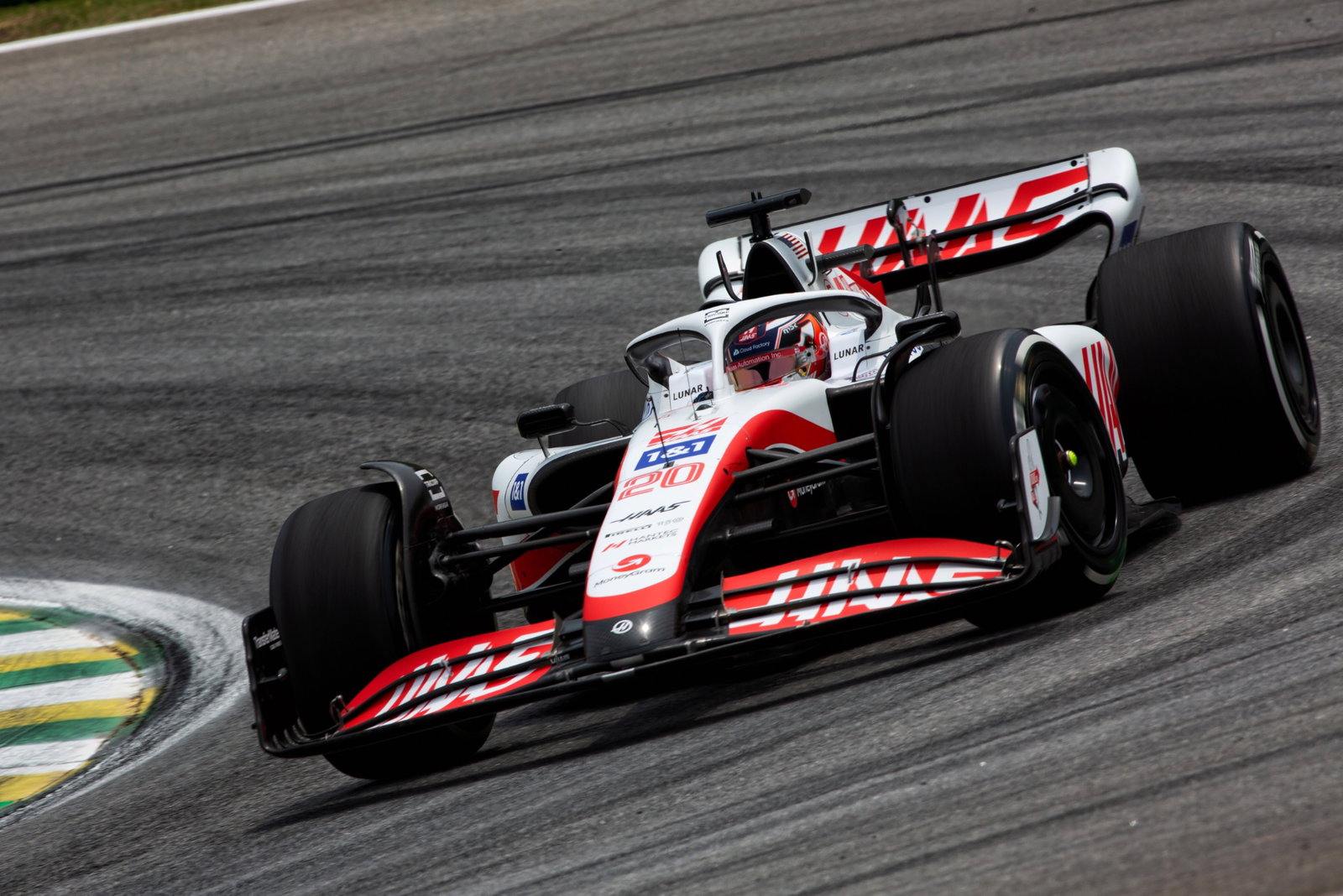 Kevin Magnussen (DEN) Haas VF-22. Formula 1 World Championship, Rd 21, Brazilian Grand Prix, Sao Paulo, Brazil, Qualifying
