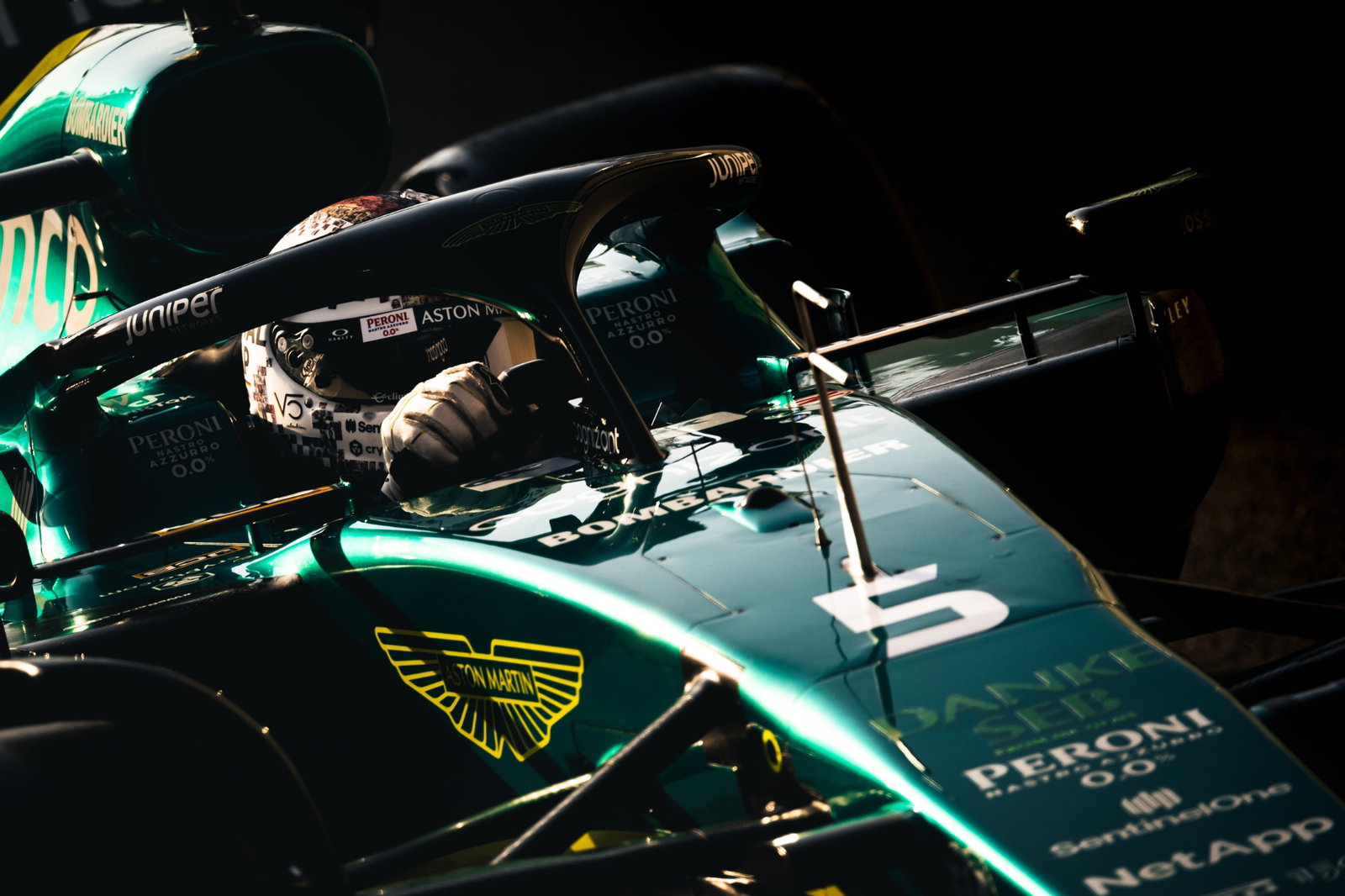 Sebastian Vettel (GER) Aston Martin F1 Team AMR22. Formula 1 World Championship, Rd 22, Abu Dhabi Grand Prix, Yas Marina