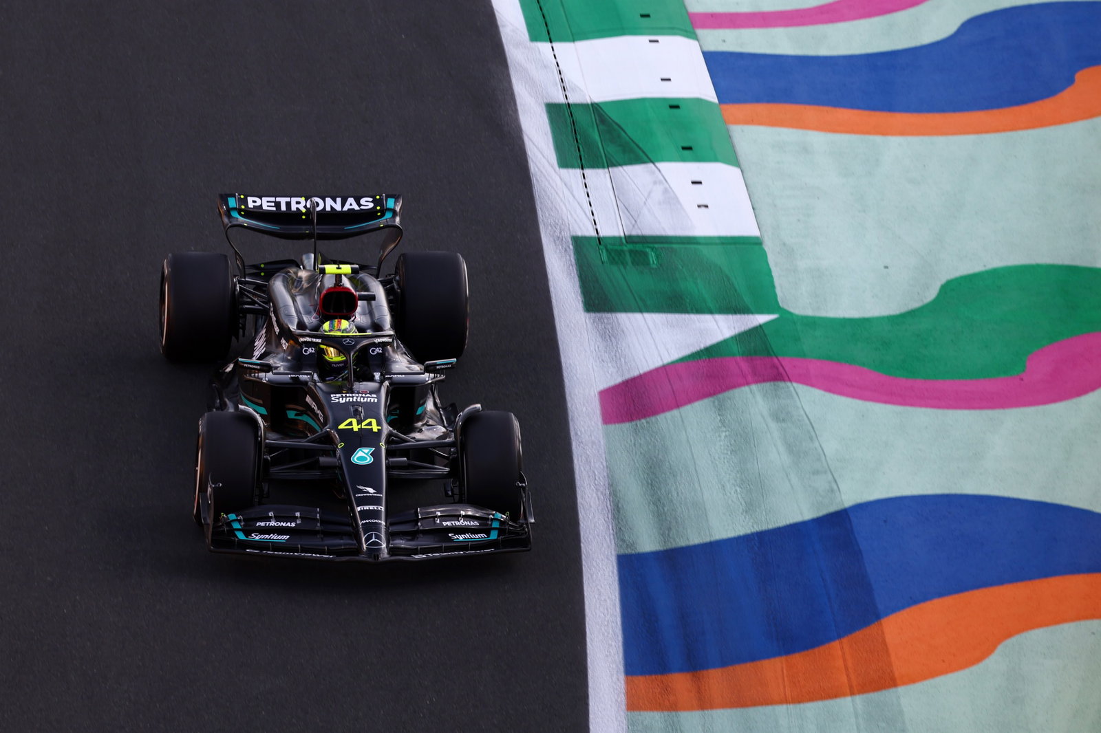 Lewis Hamilton (GBR) Mercedes AMG F1 W14. Formula 1 World Championship, Rd 2, Saudi Arabian Grand Prix, Jeddah, Saudi