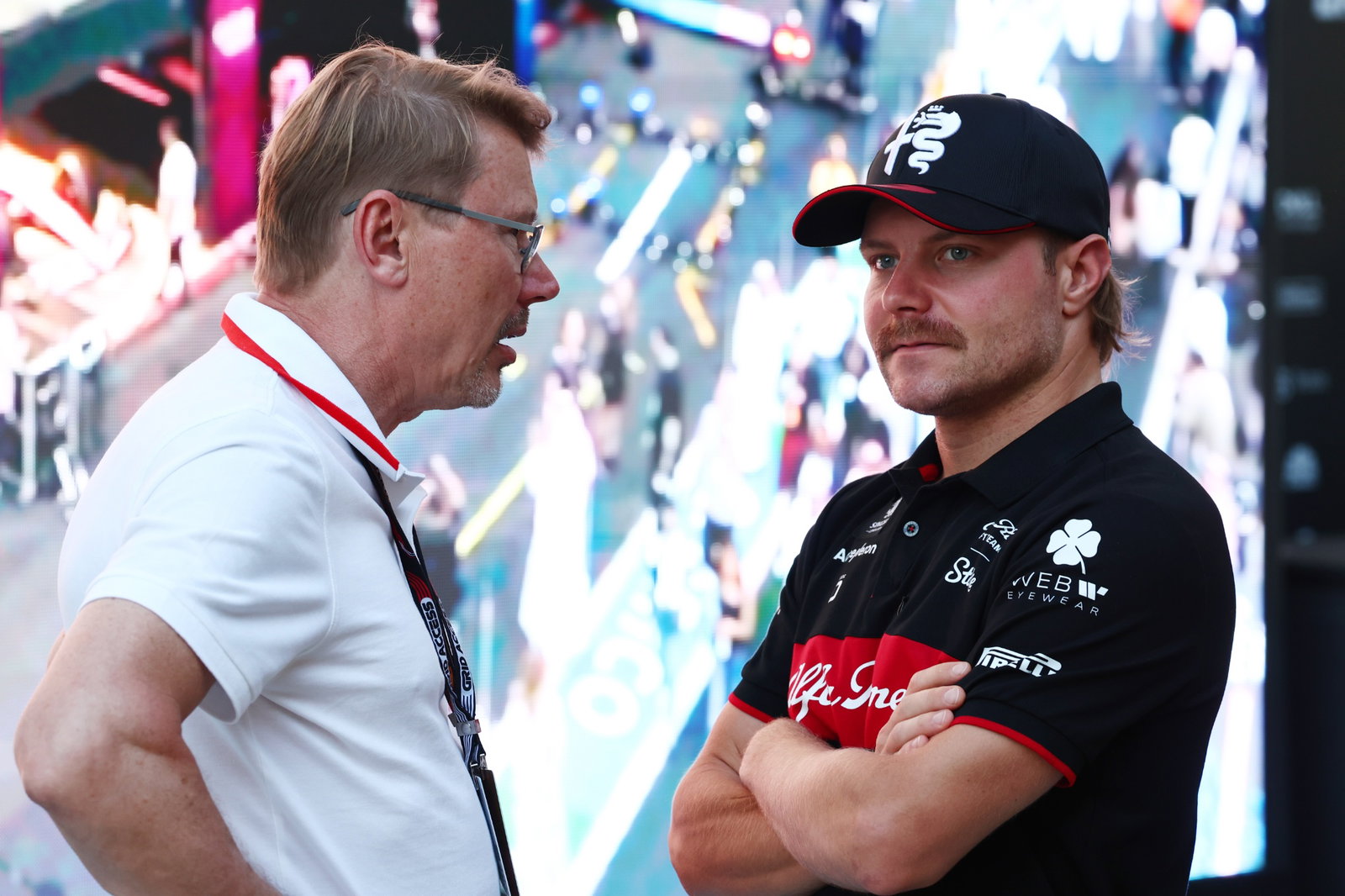(L to R): Mika Hakkinen (FIN) with Valtteri Bottas (FIN) Alfa Romeo F1 Team. Formula 1 World Championship, Rd 2, Saudi