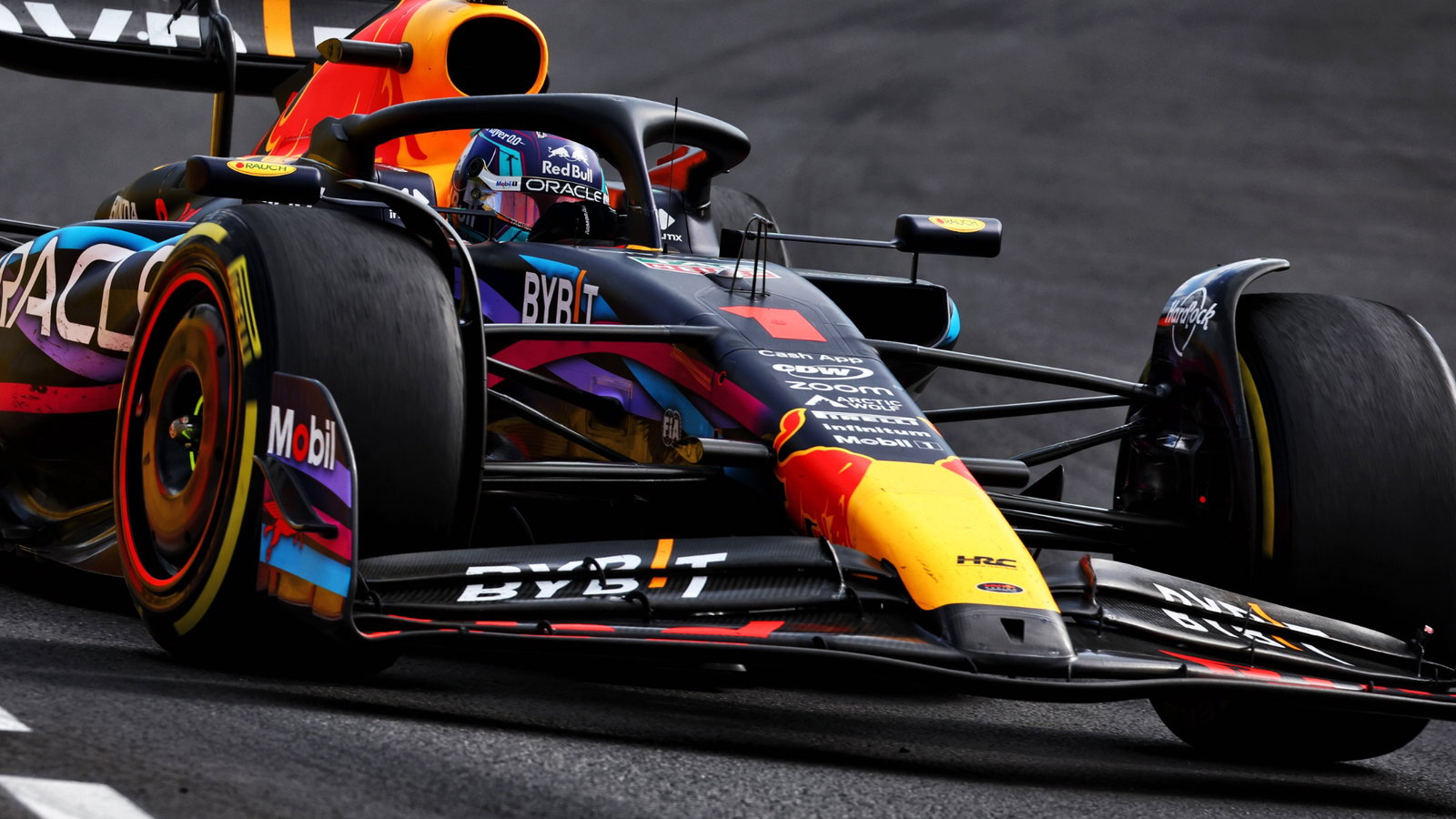 Racing RB19. Formula 1 World Championship, Rd 5, Miami Grand Prix, Miami, Florida, USA, Race