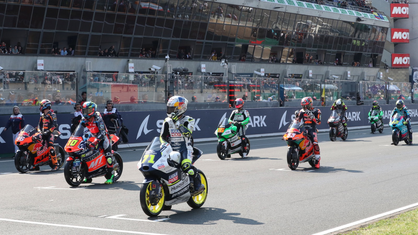 Race start, Moto3 race, French MotoGP, 14 May