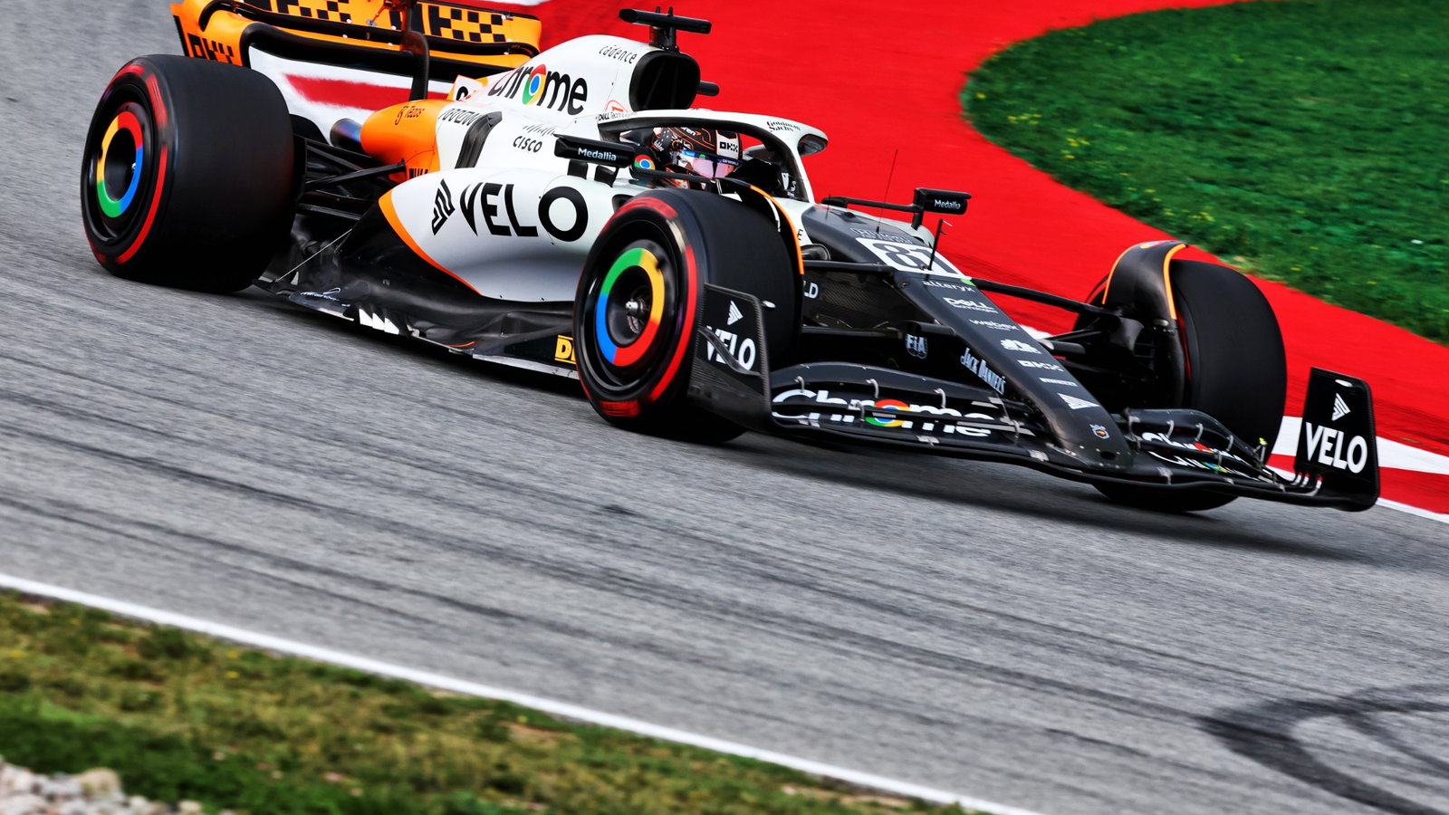 Oscar Piastri (AUS) McLaren MCL60. Formula 1 World Championship, Rd 8, Spanish Grand Prix, Barcelona, Spain, Qualifying