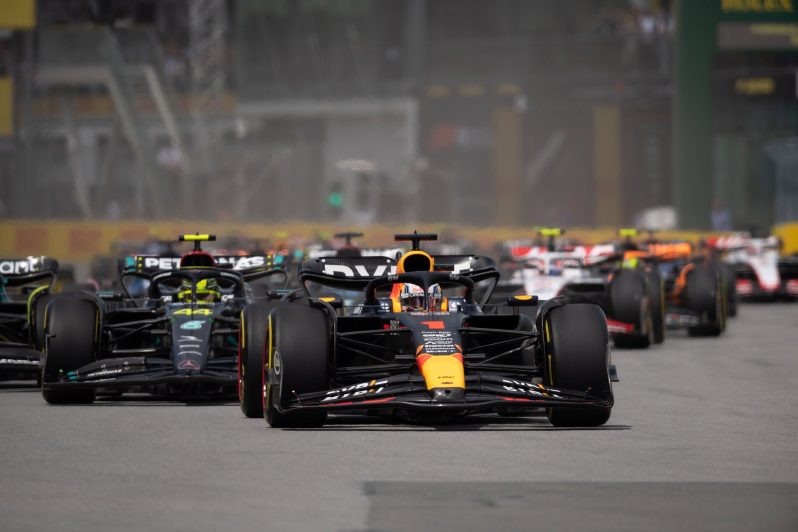 Max Verstappen (NLD) Red Bull Racing RB19 leads at the start of the race. Formula 1 World Championship, Rd 9, Canadian