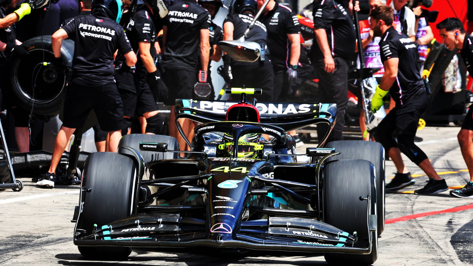 Lewis Hamilton (GBR) Mercedes AMG F1 W14 leaves the pits. Formula 1 World Championship, Rd 10, Austrian Grand Prix,
