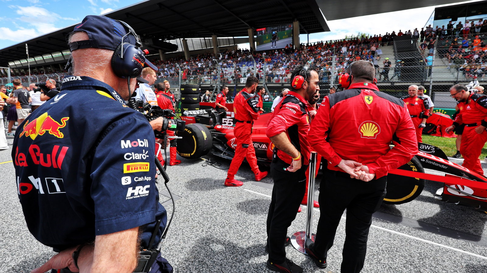 Adrian Newey (GBR) Red Bull Racing Chief Technical Officer on the grid. Formula 1 World Championship, Rd 10, Austrian