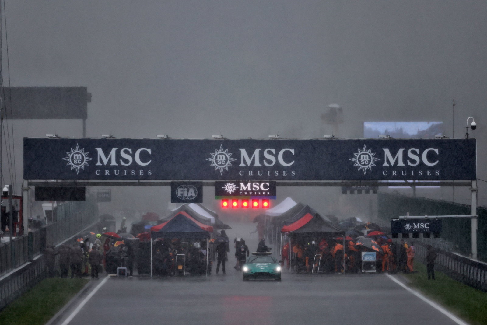 Delayed Sprint start due to rain. Formula 1 World Championship, Rd 13, Belgian Grand Prix, Spa Francorchamps, Belgium,