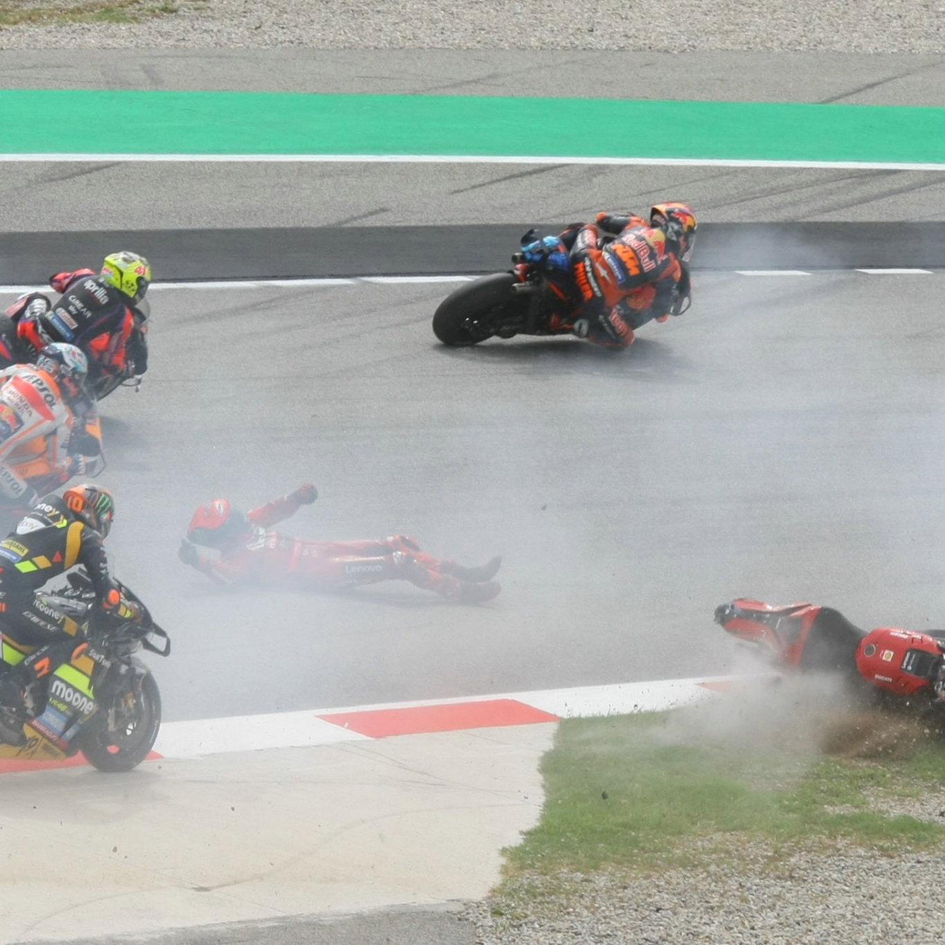 Francesco Bagnaia crash, MotoGP race, Catalunya MotoGP, 3 September