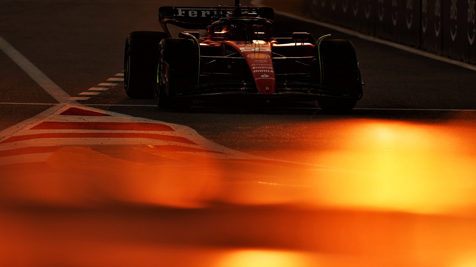 Carlos Sainz Jr (ESP) Ferrari SF-23. Formula 1 World Championship, Rd 16, Singapore Grand Prix, Marina Bay Street Circuit,